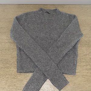 Brandy Melville long sleeve top!